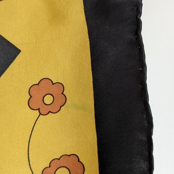 Vintage Silk Scarf 26in square /Made in Italy - Picture 6 of 9